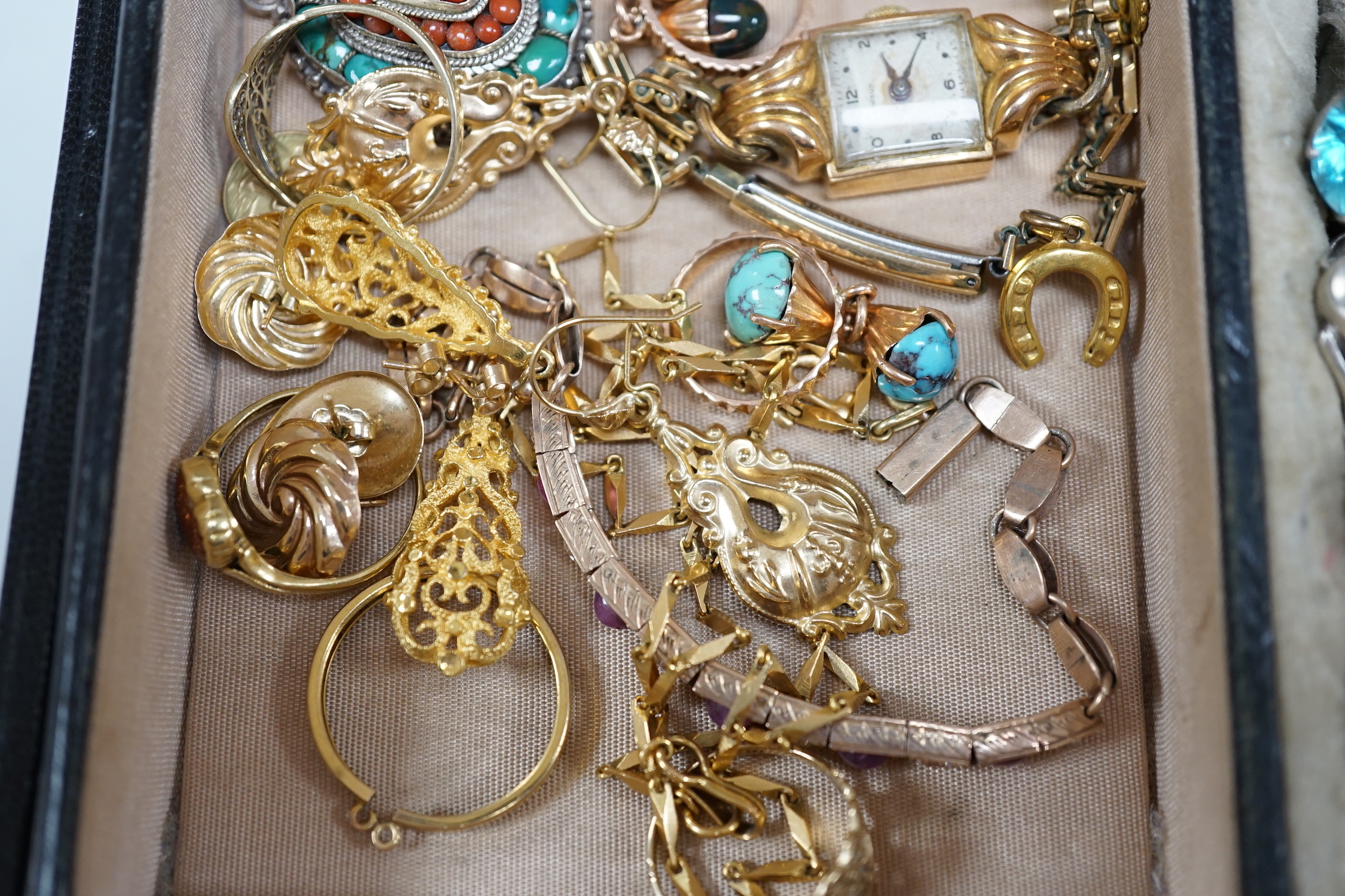 An interesting group of Victorian and later jewellery, including a pair of yellow metal chandelier drop earrings, pair of 9ct gold pear shaped drop earrings, a yellow metal and graduated five stone diamond ring, size N,